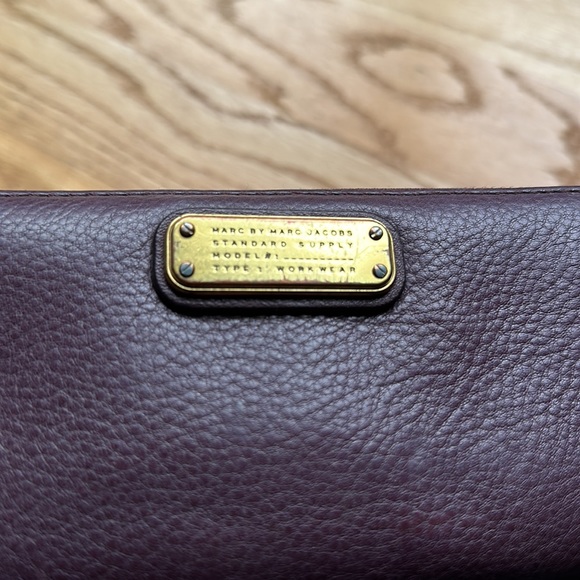 Marc Jacobs zip around full wallet - Picture 2 of 3